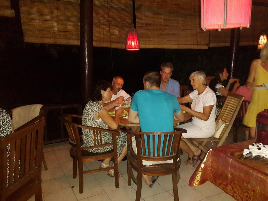 Beten Waru Bungalow And Restaurant Amed Buitenkant foto